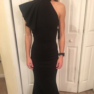 One-Shoulder Black Lulus Dress